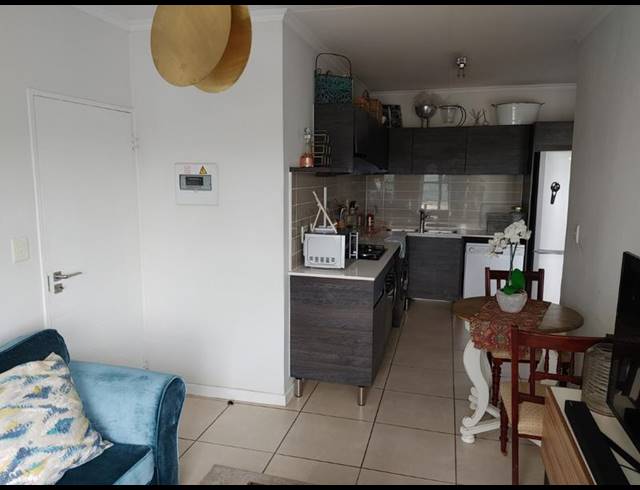 1 BEDROOM APARTMENT FOR SALE IN OLIVEDALE